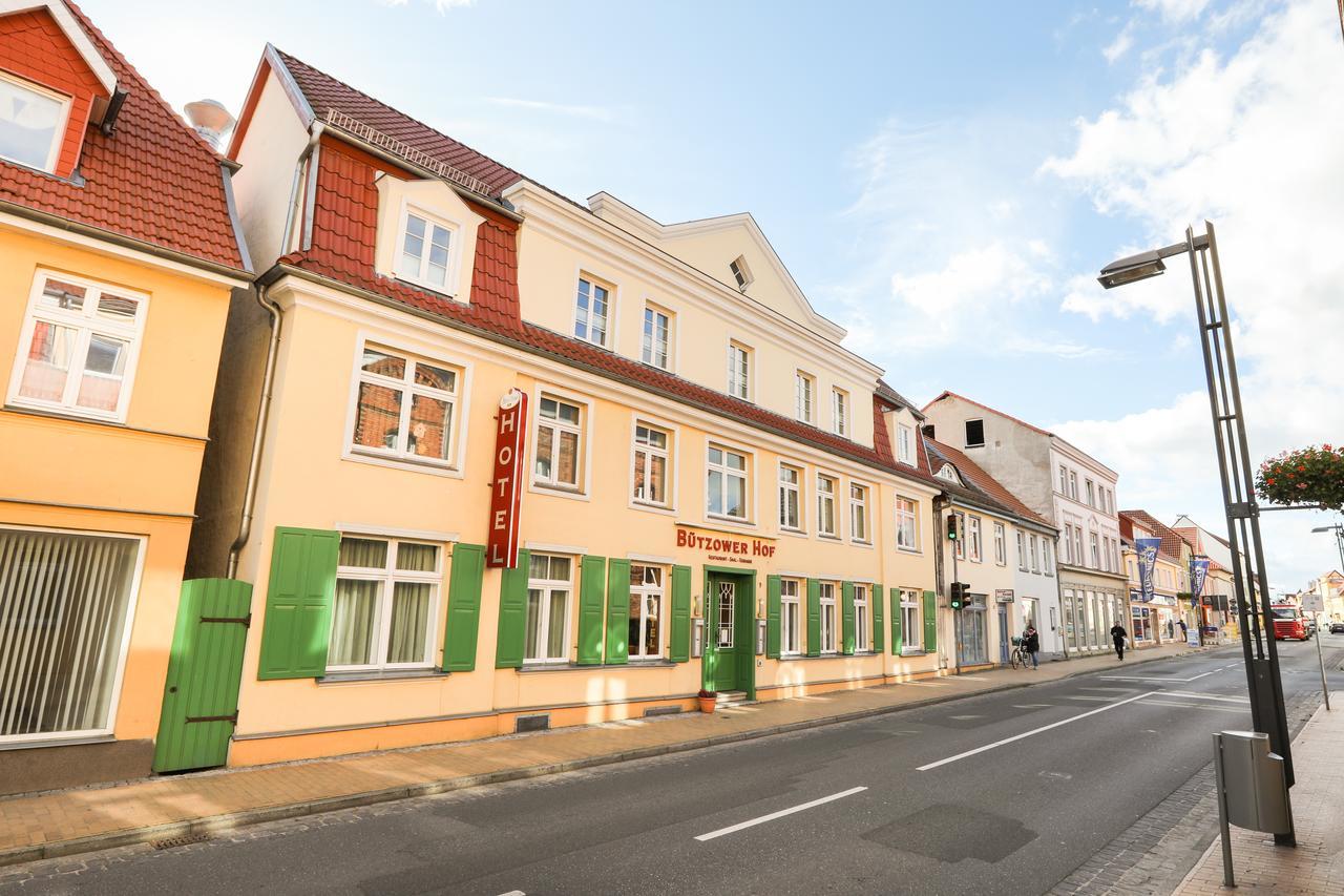 Hotel Buetzower Hof Экстерьер фото